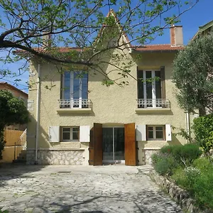 https://35-boulevard-marius-richard.fr-provencehotel.com